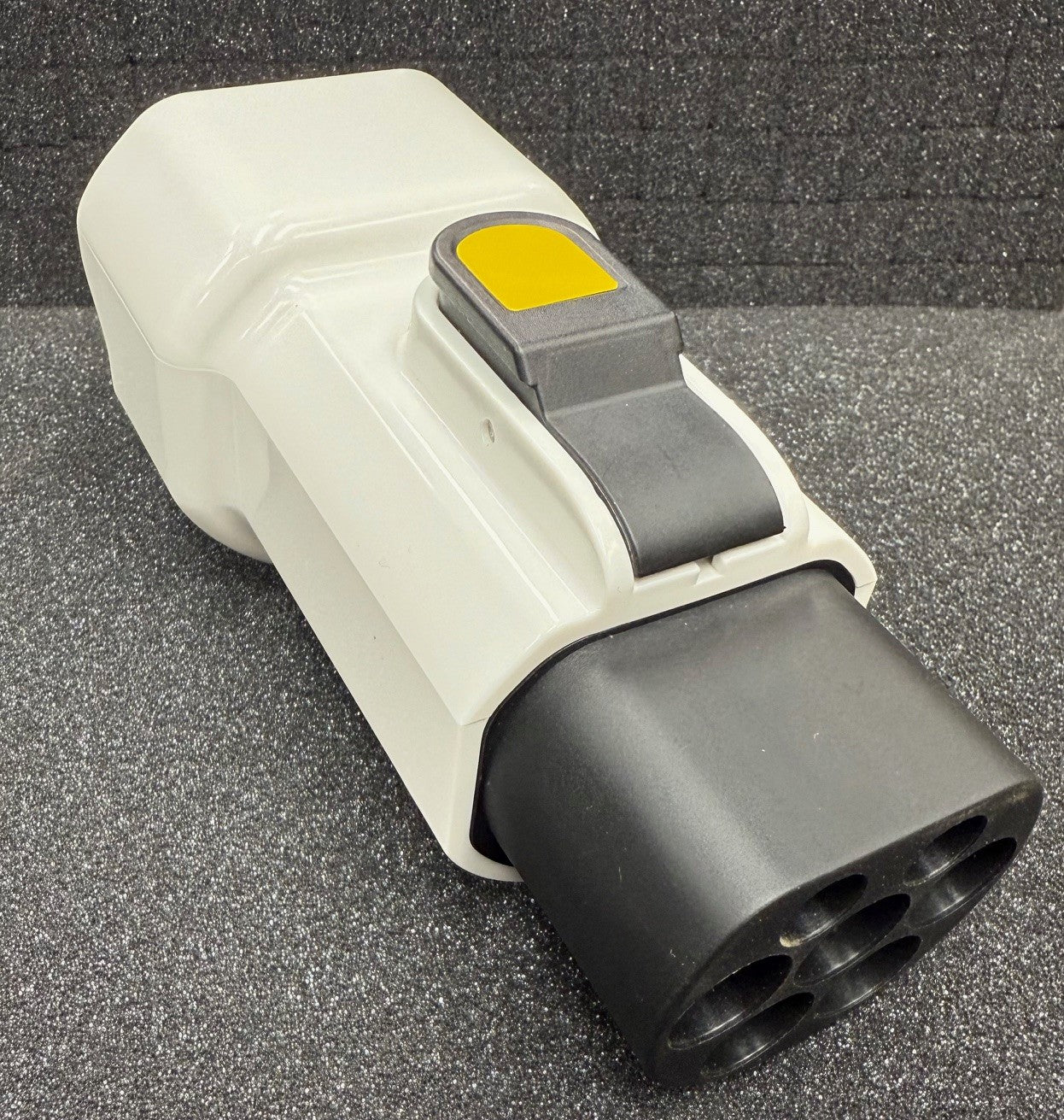 Dave Portable - C2L - Charger to Load - Type 2 EV Charger Male Plug to AUS/NZ 15 Amp Outlet with circuit breaker